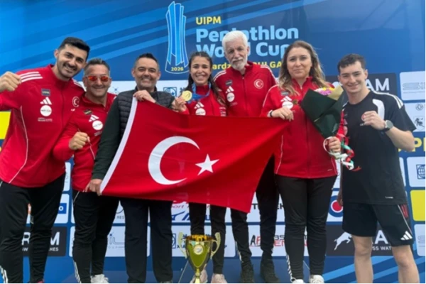Bakan Baktan'dan İlke Özyüksel Mıhrıoğlu'na tebrik mesajı